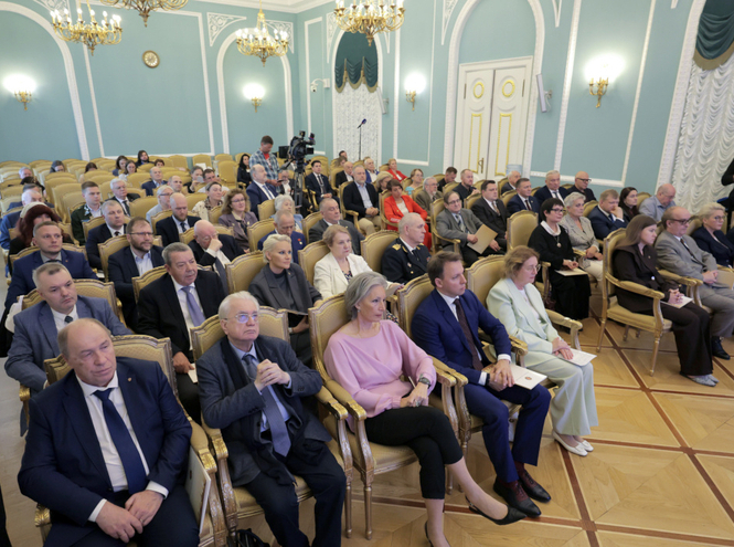 Ректор СПбГУТ принял участие в первом заседании Общественной палаты Санкт-Петербурга