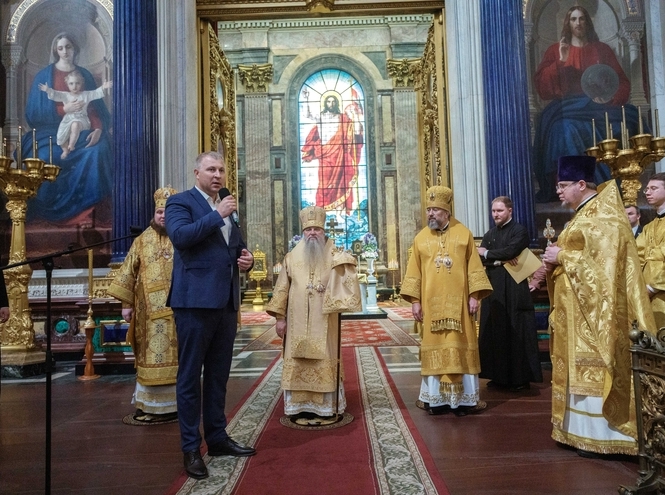 В Мариинском дворце вручили дипломы лучшим выпускникам