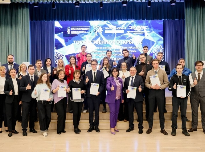 Преподаватели нашего факультета выступили экспертами на инженерных соревнованиях в ГБОУ «ИТШ № 777»