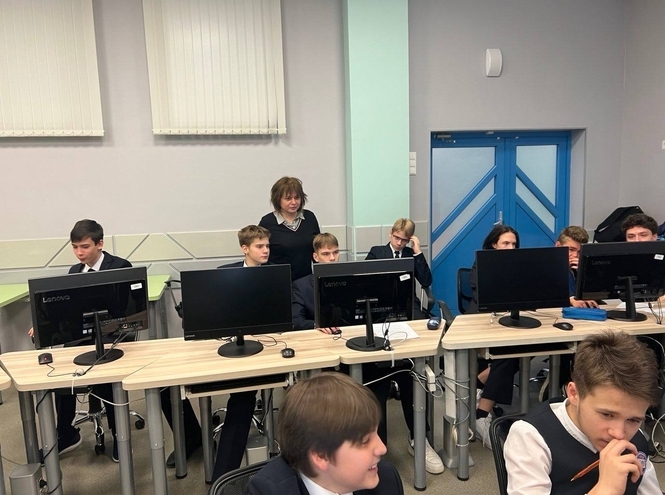 Преподаватели нашего факультета выступили экспертами на инженерных соревнованиях в ГБОУ «ИТШ № 777»